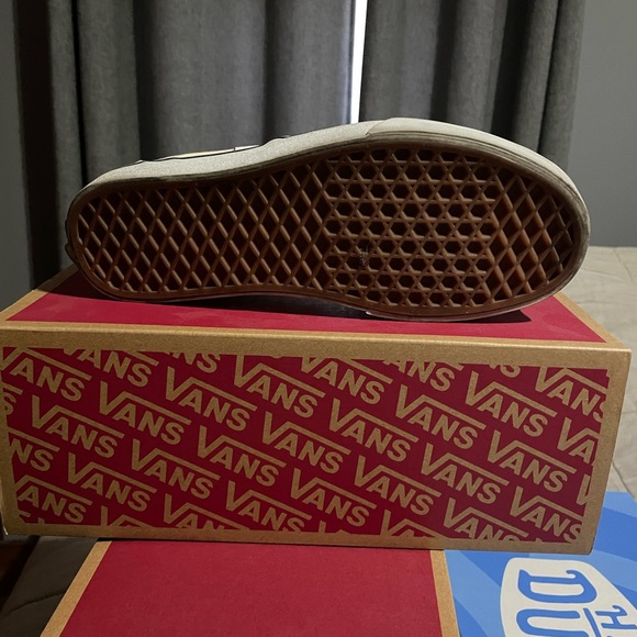 Checkered Vans - Picture 2 of 3